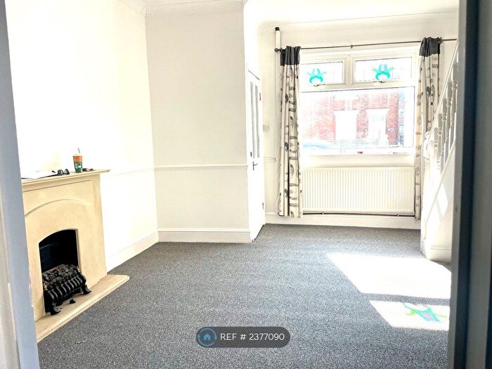 4 Bedroom Terraced House To Rent In Bearwood Hill Road, Burton On Trent, DE15