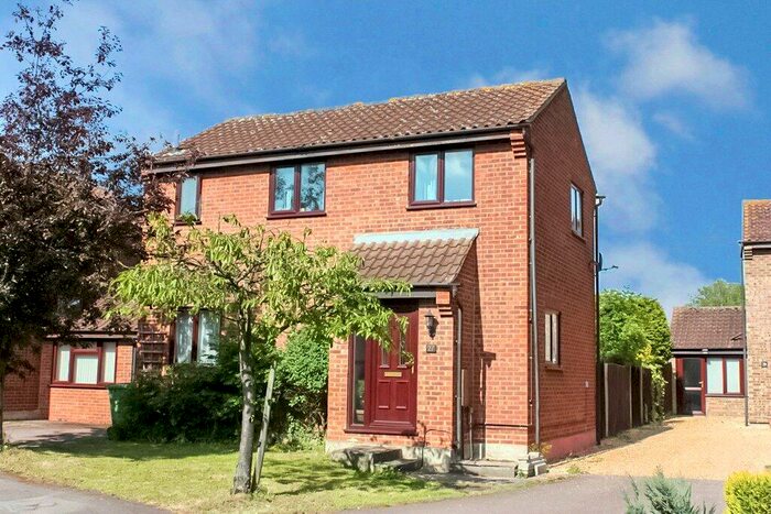 3 Bedroom Detached House To Rent In Church Meadows, St. Neots, Cambridgeshire, PE19