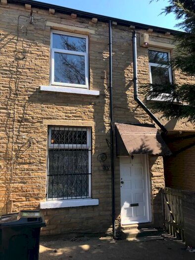 2 Bedroom Terraced House To Rent In Girlington Road, Bradford, West Yorkshire, BD8