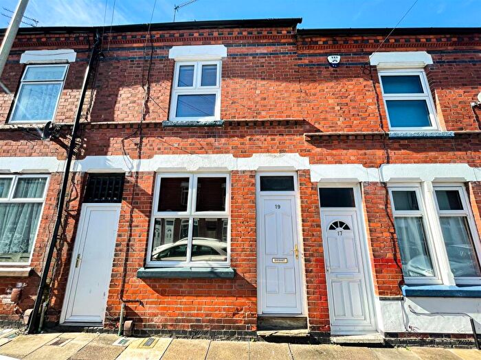 3 Bedroom End Of Terrace House For Sale In Sheffield Street, Leicester, LE3
