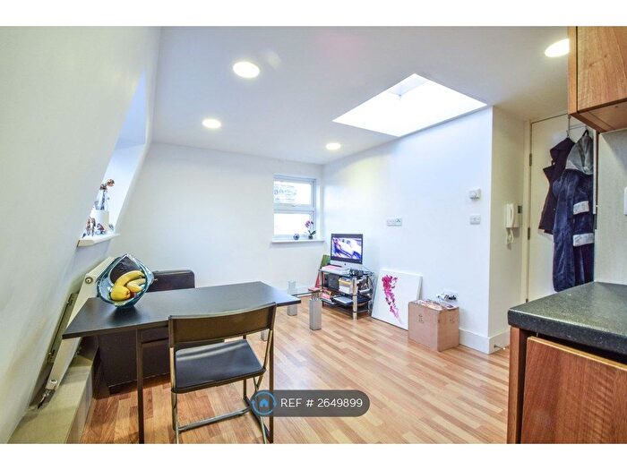 1 Bedroom Flat To Rent In Edith Road, London, W14