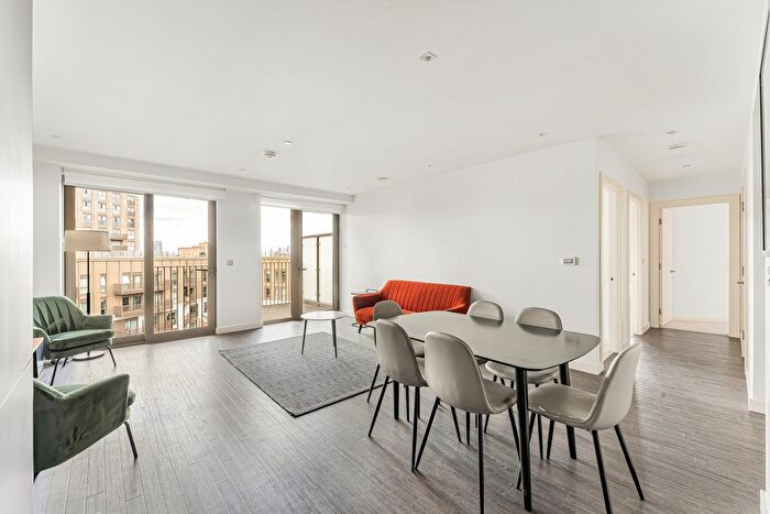 3 Bedroom Flat For Sale In Western Gateway, London, London, London, E16