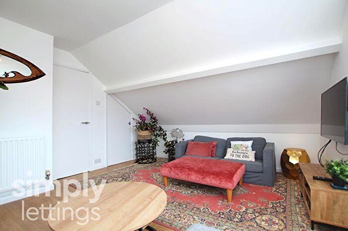 1 Bedroom Flat To Rent In Modena Road, Hove, BN3
