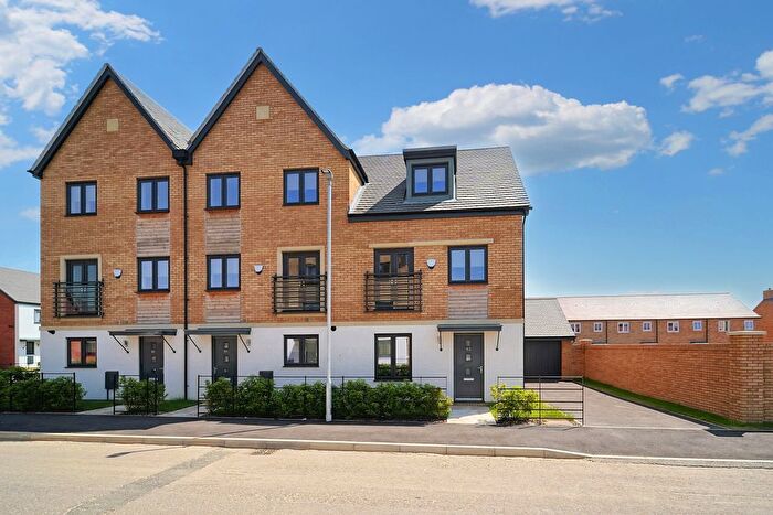 3 Bedroom End Terrace House To Rent In Upton Hall Crescent, Upton, Northampton, NN5