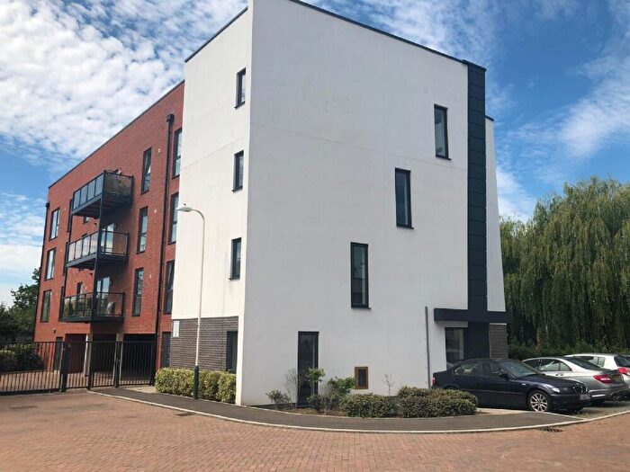 1 Bedroom Flat To Rent In Baneberry Lodge, Romford, RM3