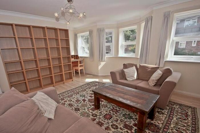 2 Bedroom Flat To Rent In Ethnard Road, Bermondsey, SE15