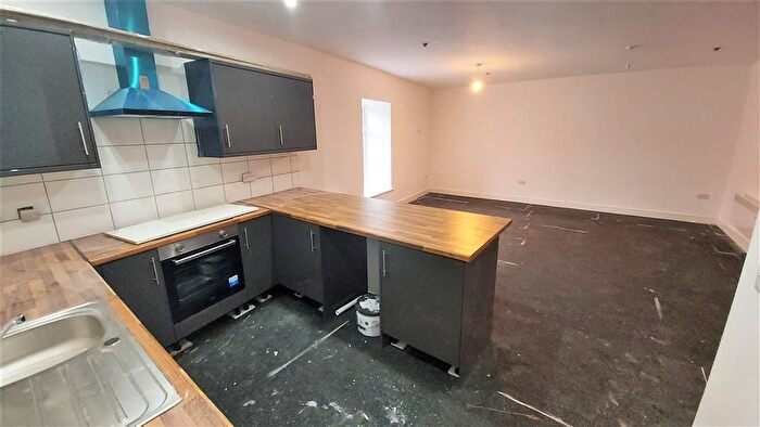 2 Bedroom Flat To Rent In Commercial Street, Risca, Newport, NP11