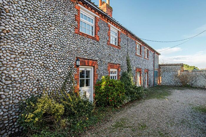 1 Bedroom Cottage For Sale In Chain Free In Blakeney, NR25