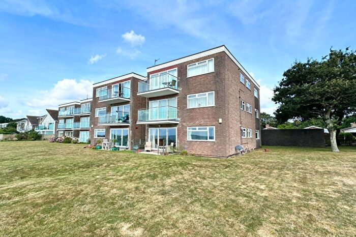 2 Bedroom Flat To Rent In Arundel Way, Highcliffe, Dorset., BH23