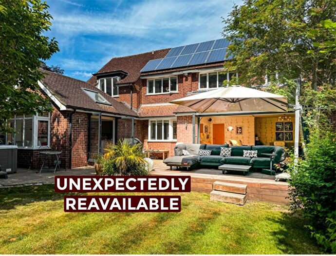 5 Bedroom Detached House For Sale In Spinfield Park, Marlow, SL7