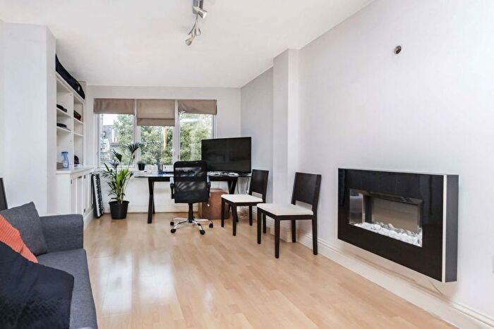 1 Bedroom Flat To Rent In Wandsworth Road, London, SW8