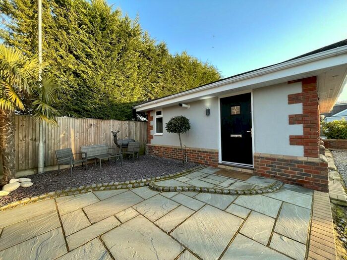 2 Bedroom Detached Bungalow To Rent In Hare Lane, Blindley Heath, RH7