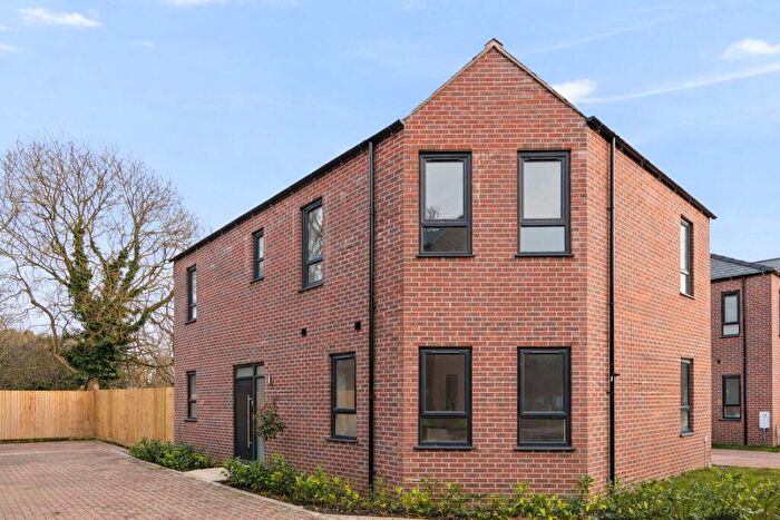 4 Bedroom Detached House For Sale In The Glade, College Street, Grimsby, N. E Lincolnshire, DN34