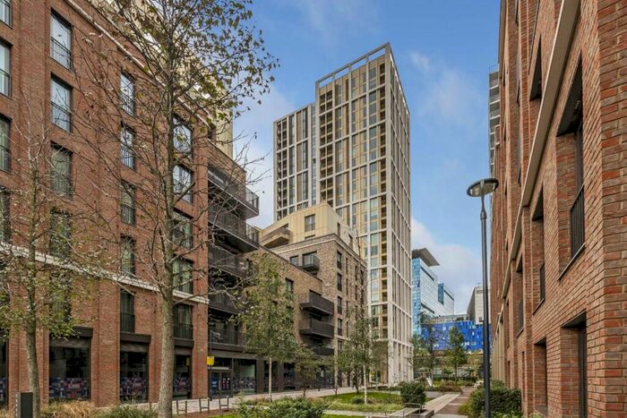 1 Bedroom Flat To Rent In Cendal Crescent, Whitechapel, E1