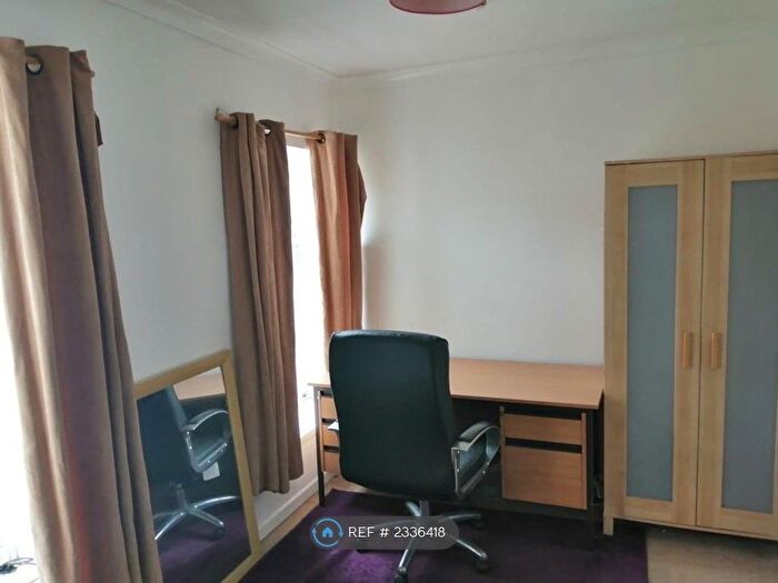 3 Bedroom End Of Terrace House To Rent In King Street, Pontypridd, CF37