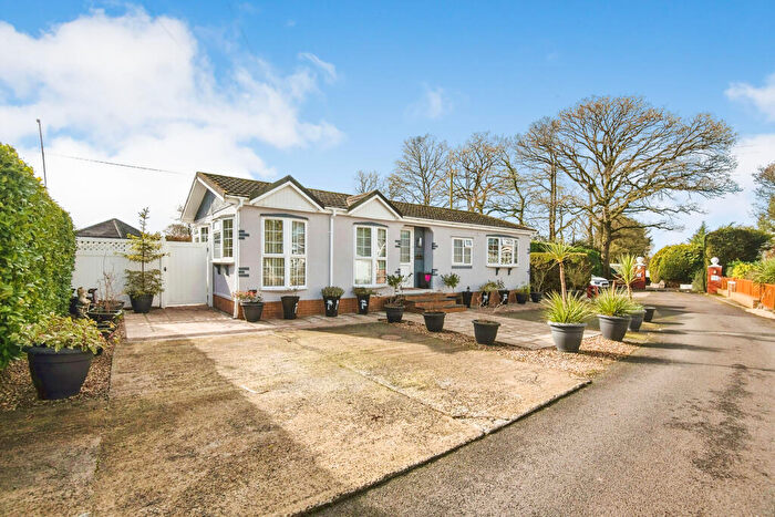 2 Bedroom Park Home For Sale In Palm View, Uffculme, Cullompton, EX15