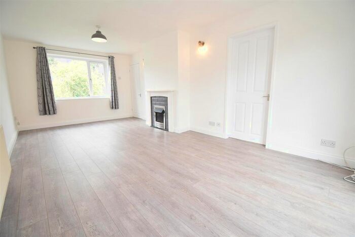 3 Bedroom Semi-Detached House To Rent In Boegrave Avenue, Lostock Hall, Lostock Hall, PR5