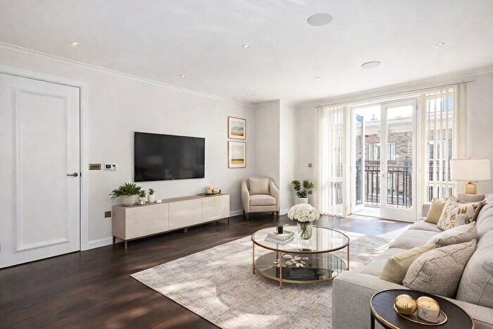 2 Bedroom Flat For Sale In Carnwath Road, London, SW6