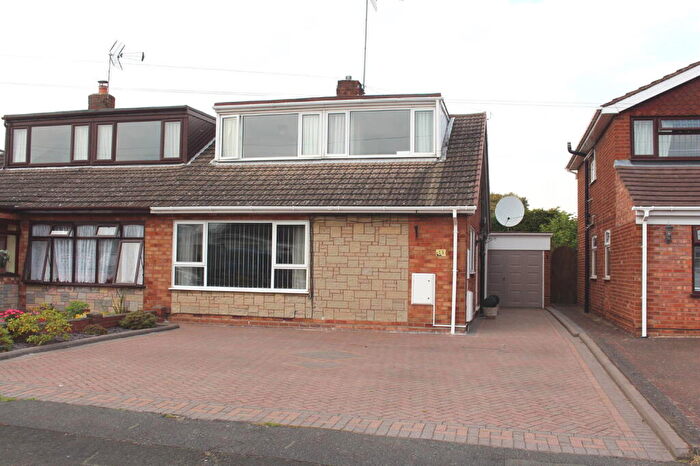 4 Bedroom Semi-Detached House For Sale In Kingswinford, Randall Close, DY6