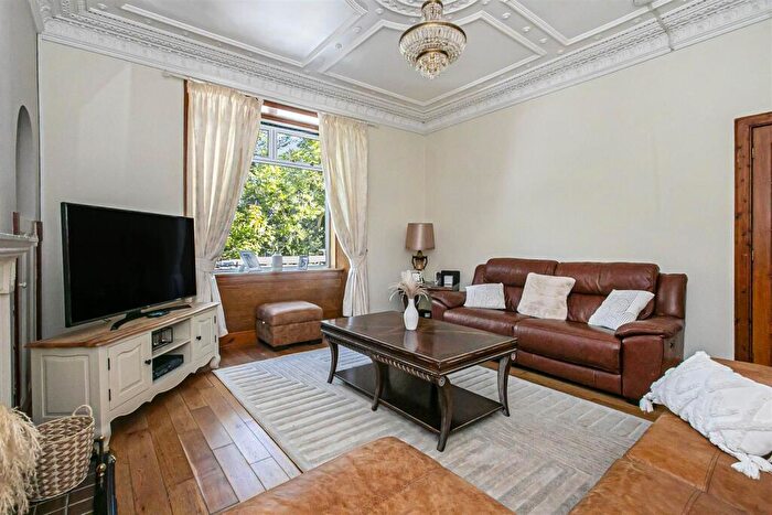 3 Bedroom Flat For Sale In Harriebrae Park, Dunfermline, KY12