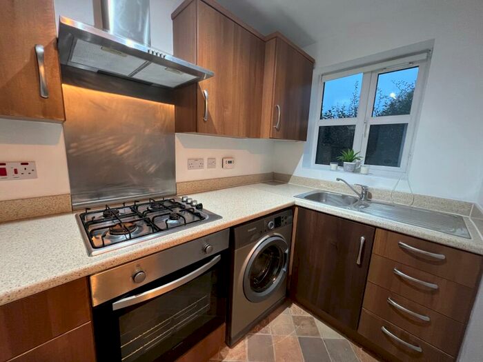 3 Bedroom Semi-Detached House To Rent In Sunbeam Way, Coventry, CV3