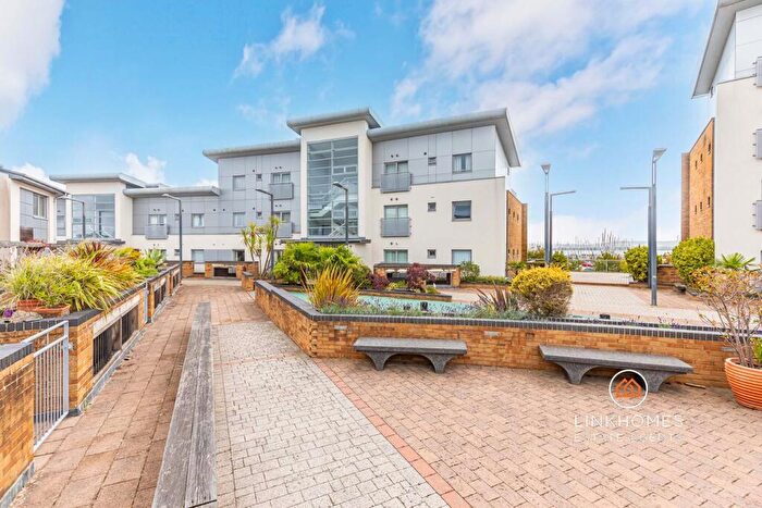 2 Bedroom Apartment For Sale In Norton Way, Poole, BH15