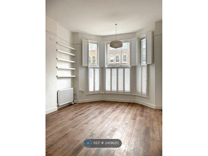 2 Bedroom Flat To Rent In Victoria Rise, London, SW4