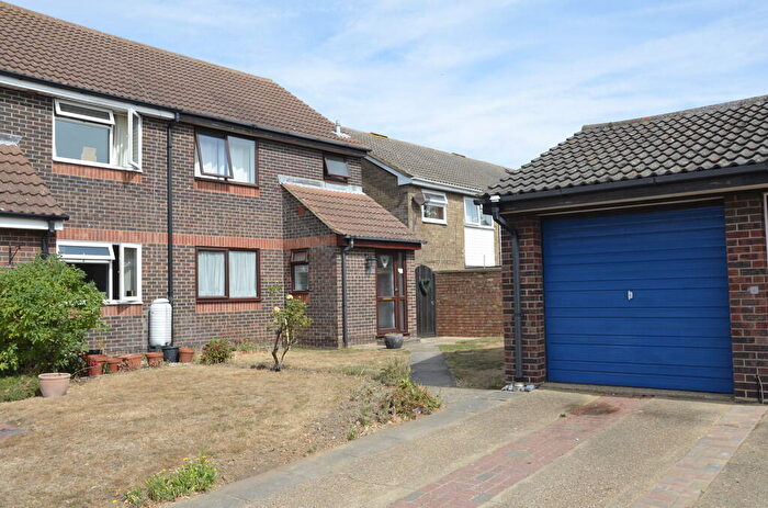 3 Bedroom Semi-Detached House For Sale In Rogers Close, Felixstowe, IP11