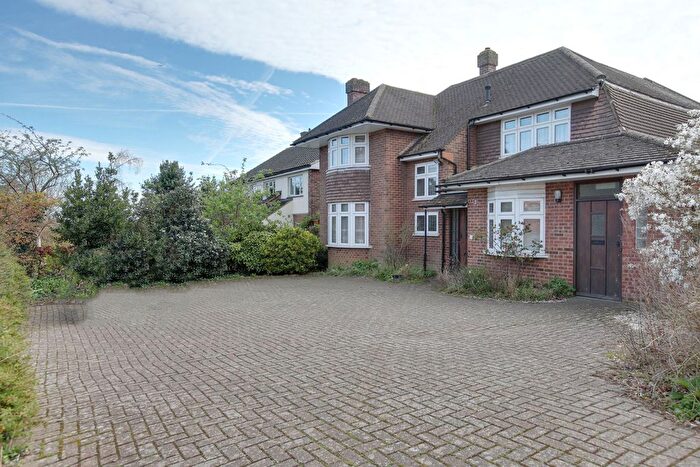 4 Bedroom Detached House For Sale In Station Road, Epping, CM16