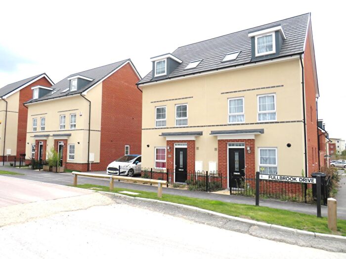 3 Bedroom Town House To Rent In Fullbrook Drive, Basingstoke, RG21