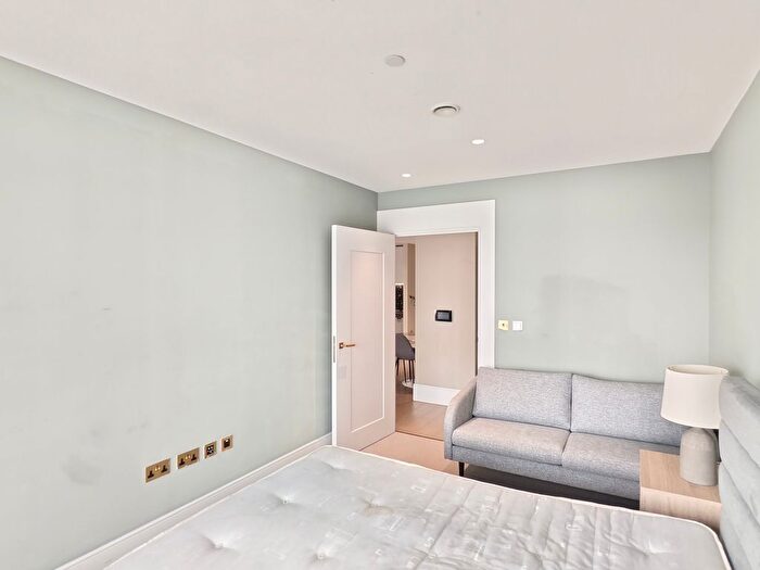 2 Bedroom Flat To Rent In Cutter Lane, London, SE10