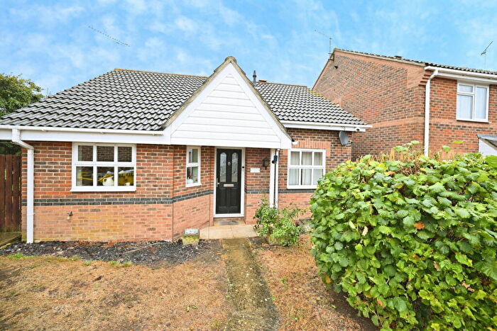 2 Bedroom Detached Bungalow For Sale In Shorefields, Rainham, Gillingham, ME8