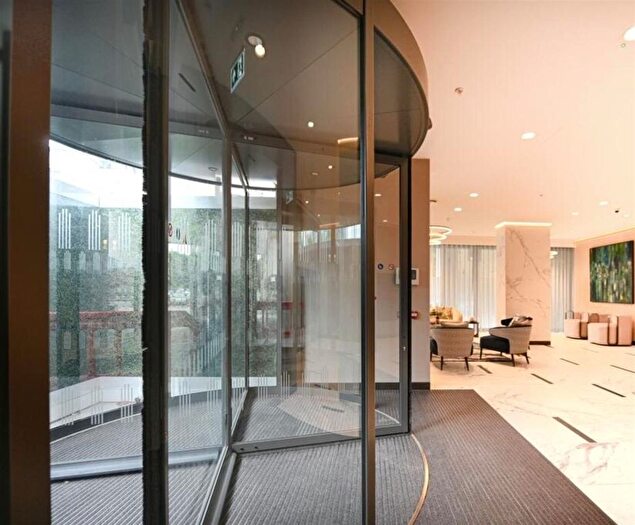 3 Bedroom Flat To Rent In Marsh Wall, London, E14