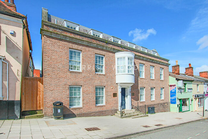 2 Bedroom Apartment To Rent In North Hill, Colchester, Essex, CO1