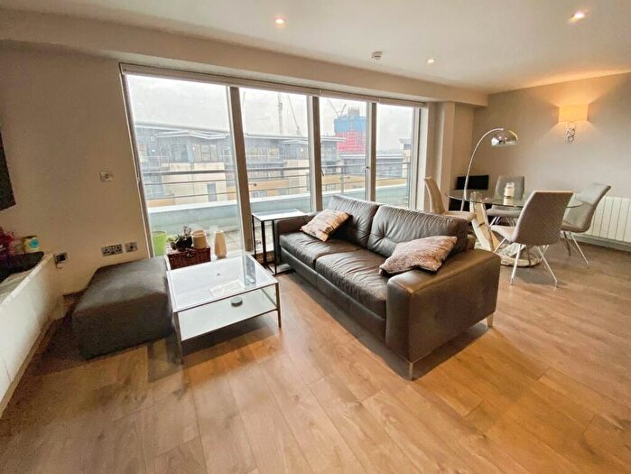 2 Bedroom Flat To Rent In Riverside Way, Leeds, LS1