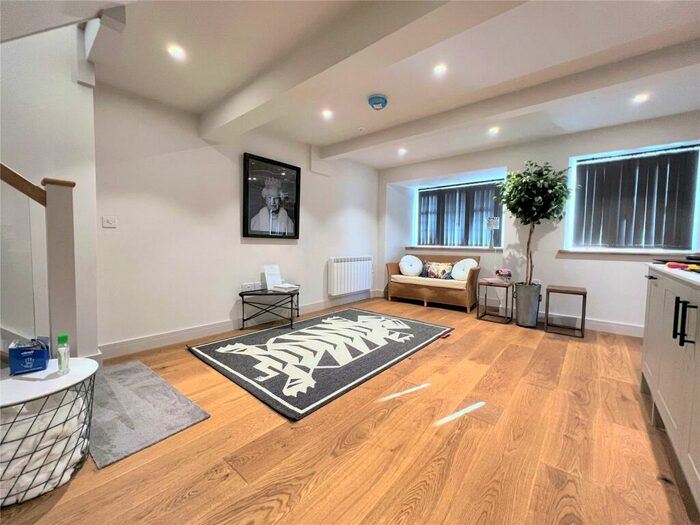 1 Bedroom Terraced House To Rent In London Road, Cirencester, GL7