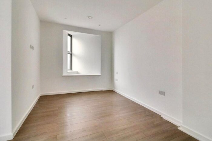 2 Bedroom Flat To Rent In Flat, Cubic Mews, South Harrow, HA2
