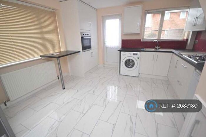 3 Bedroom Semi-Detached House To Rent In Silverdale Road, Reading, RG6