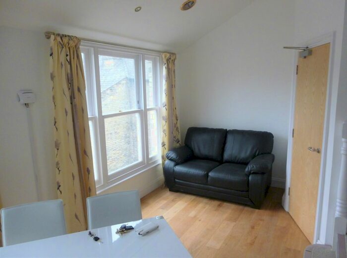 1 Bedroom Flat To Rent In 24 Newmarket Road, Cambridge CB5