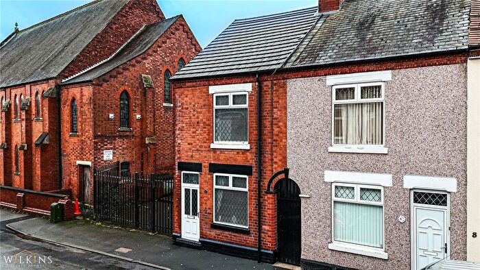 3 Bedroom End Terrace House For Sale In Willington Street, Nuneaton, Warwickshire, CV11