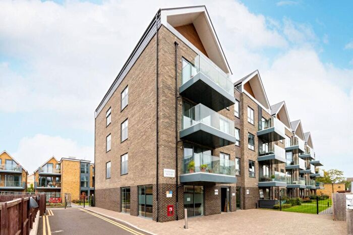 Studio For Sale In Antoinette Close, Kingston, Kingston Upon Thames, KT1