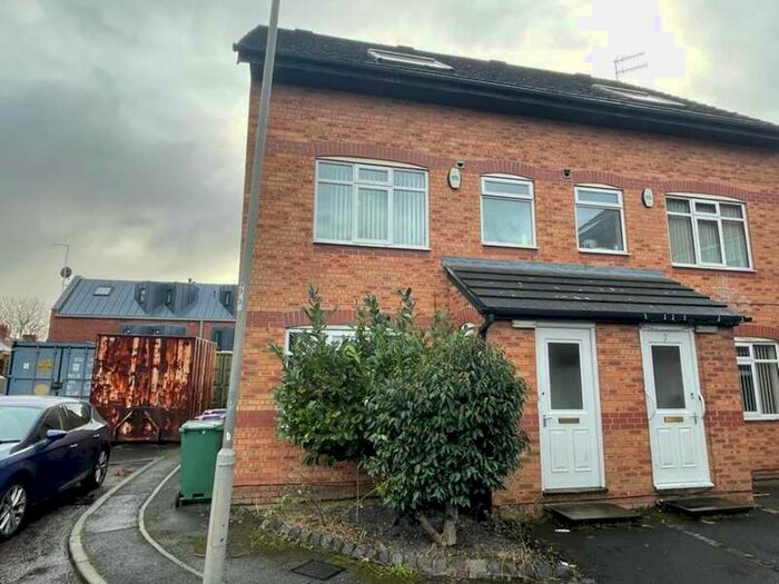 6 Bedroom Semi-Detached House To Rent In Cobblestone Corner, Cressington, L19