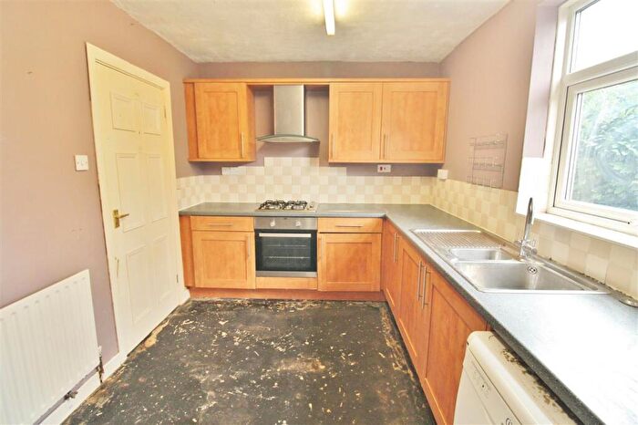 3 Bedroom End Of Terrace House For Sale In Signal Road, Grantham, NG31