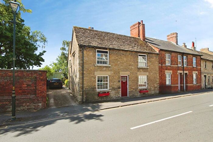 4 Bedroom End Of Terrace House To Rent In Calcutt Street, Cricklade, SN6