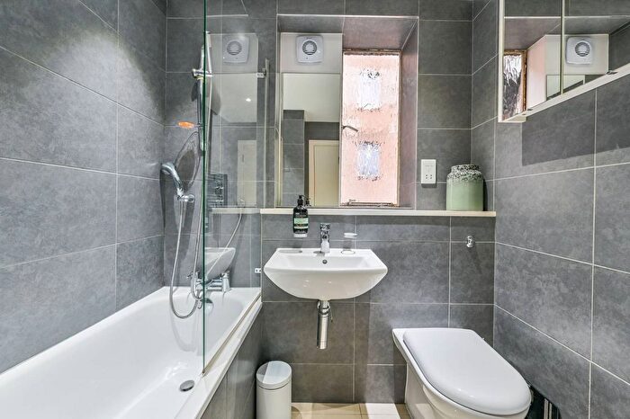 1 Bedroom Flat For Sale In Johns Mews, Bloomsbury, London, WC1N