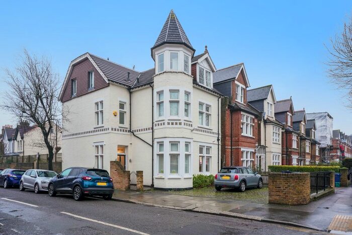 5 Bedroom Detached House To Rent In The Avenue, London, W13