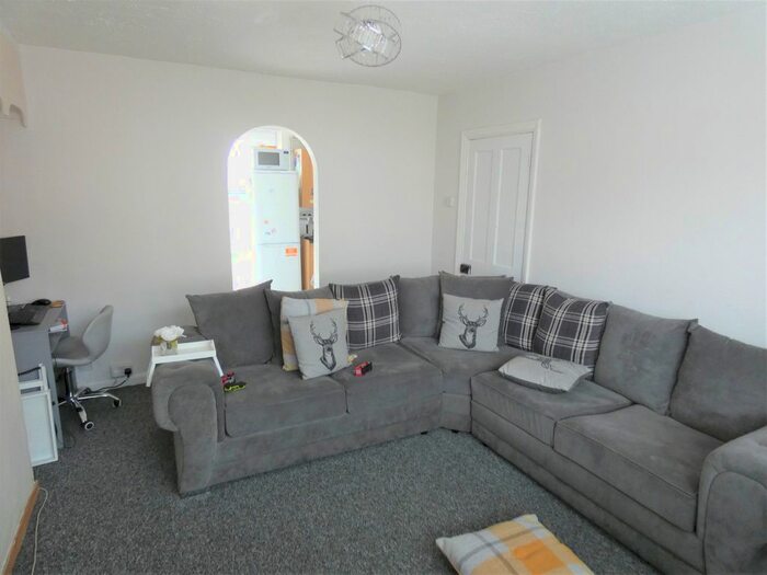 3 Bedroom Town House For Sale In Valence Road, Western Park, Leicester LE3