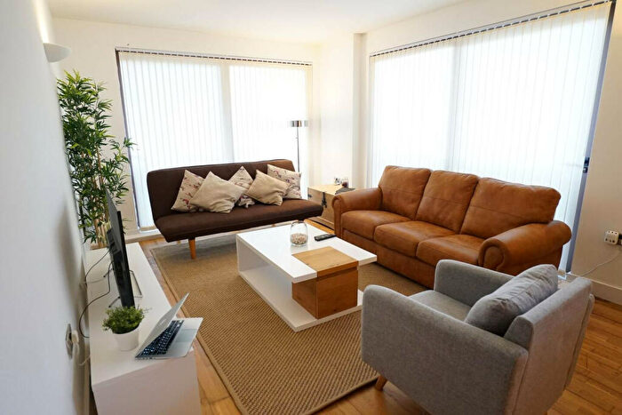 2 Bedroom Apartment To Rent In Isaac Way, Manchester, M4