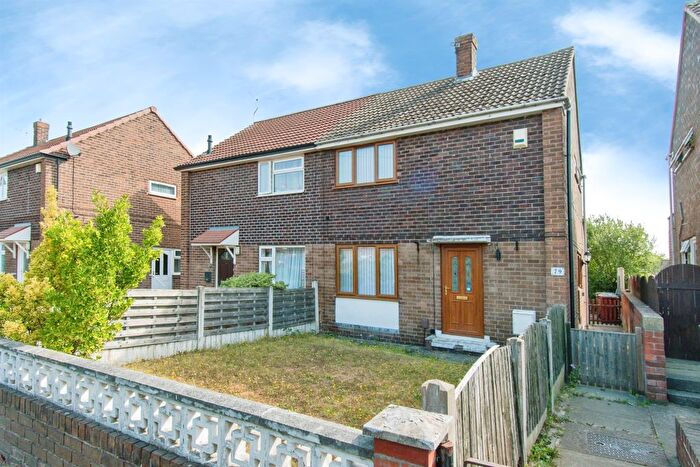 2 Bedroom Semi-detached House For Sale In Woodside, Castleford, WF10