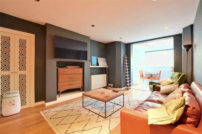 2 Bedroom Apartment To Rent In Dacre Gardens, Brandram Road, London, SE13